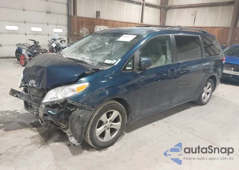 2011 Toyota Sienna Le V6 z USA, uszkodzony, nr VIN 5TDKK3DC5BS095681